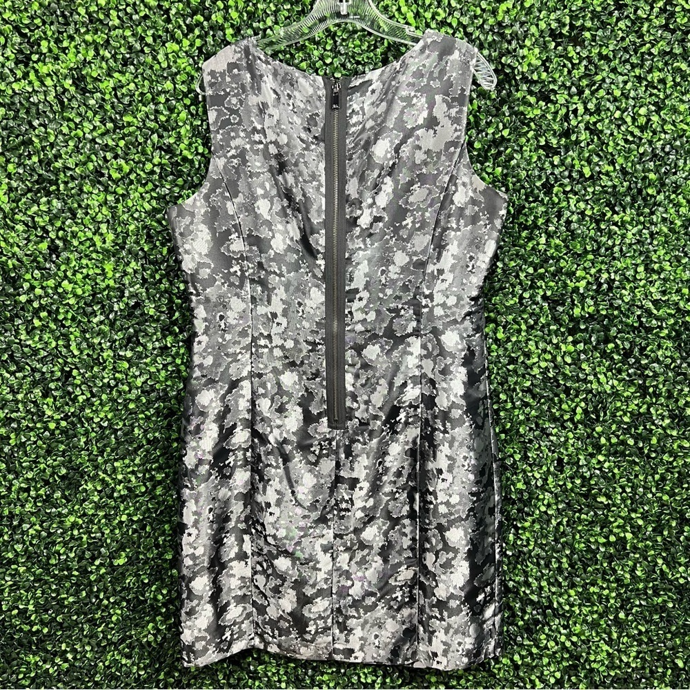 MICHAEL MICHAEL KORS | Lightweight Jacquard Shift Dress - Picture 8 of 11